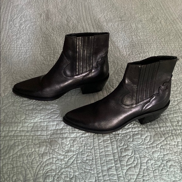 Urban Outfitters Black Heeled Boots - Picture 3 of 7